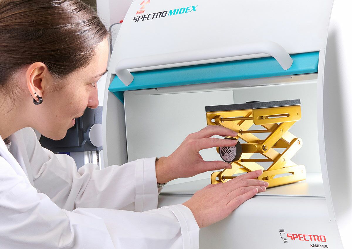 Determination of the chemical composition of metals