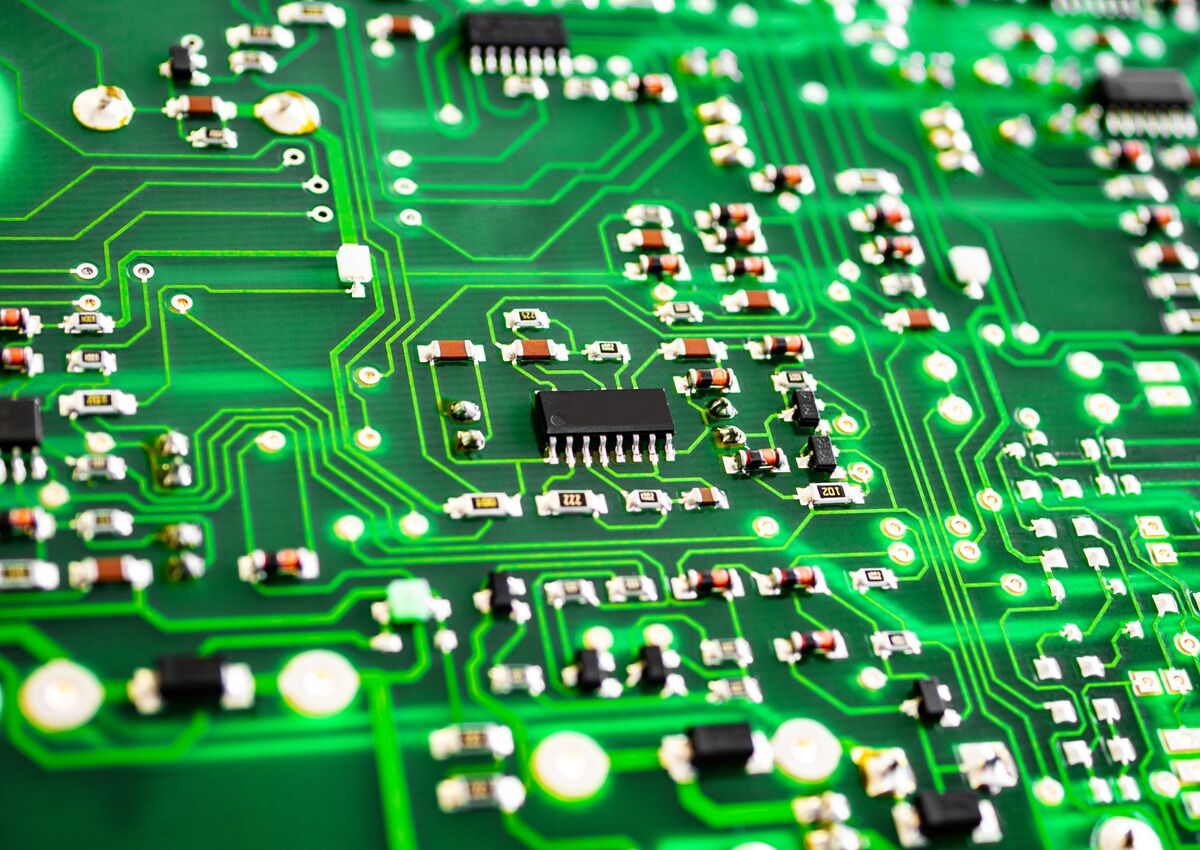 Leiterplatte für den ROSE-Test zur Bestimmung ionischer Verunreinigungen und zur Bewertung der technischen Sauberkeit elektronischer Baugruppen.