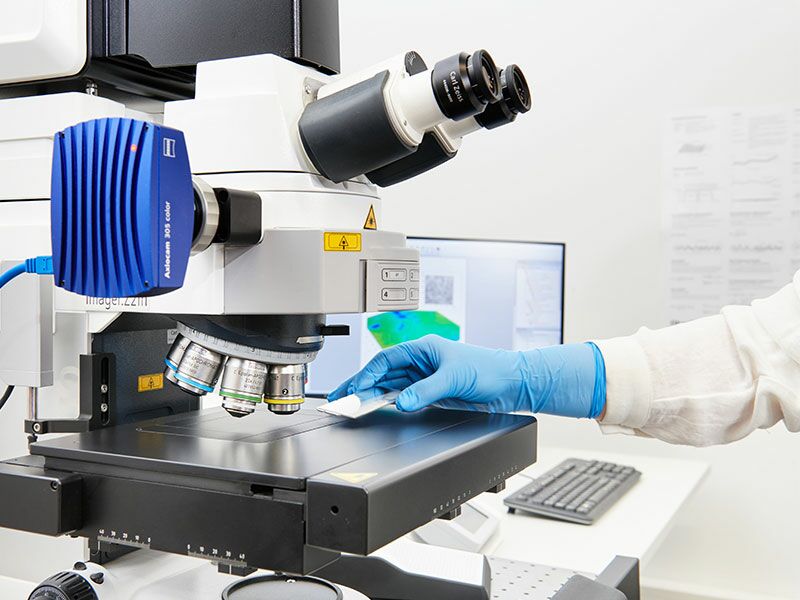 Reinräume schaffen optimale Umgebungsbedingungen für die kontaminationsarme Untersuchung von Materialien