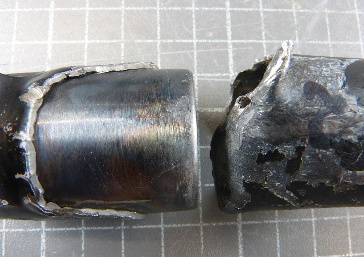 Analysis of fractures and other damage caused by mechanical stress